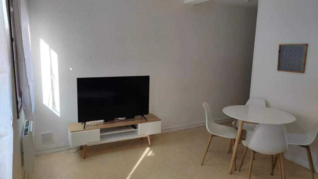 اتصالات Appartement A5 T2 Filatiers 